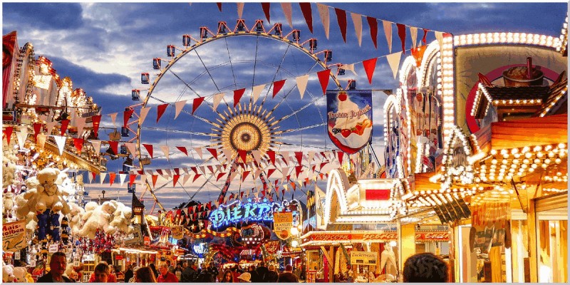 Die Volksfeste wie Kirmes, Schützenfest oder Oktoberfest sind klassische Einsatzbereiche von Fliegenden Bauten.