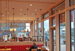 Backshop in modularer Holzbauweise