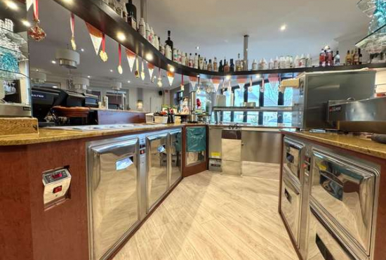 Niederkassel / Rheidt , Ladenlokal, Gastronomie mieten oder kaufen