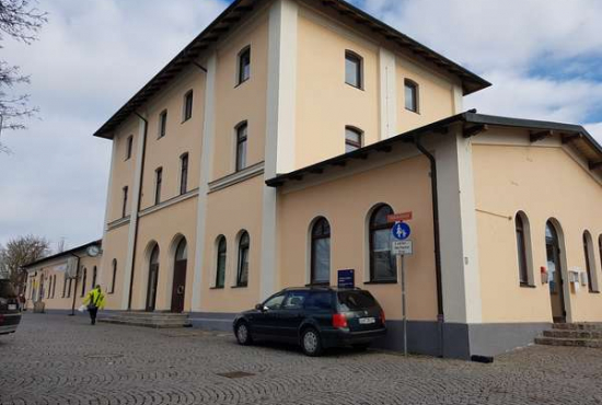 Dachau Bahnhofplatz, Ladenlokal, Gastronomie mieten oder kaufen