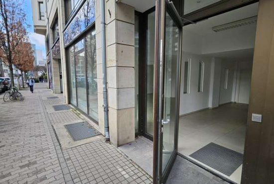 Berlin Claire-Waldoff-Str., Ladenlokal, Gastronomie mieten oder kaufen