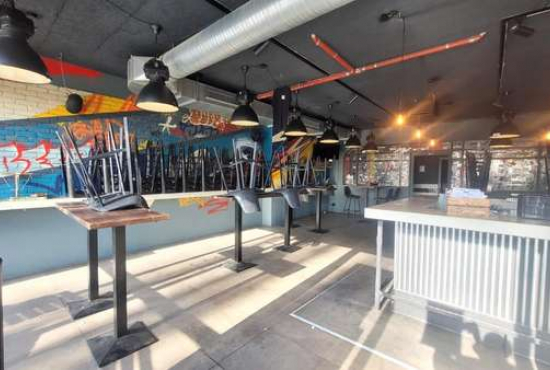 Berlin Sonntagsstraße, Ladenlokal, Gastronomie mieten oder kaufen