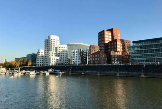 Düsseldorf , Ladenlokal, Gastronomie mieten oder kaufen
