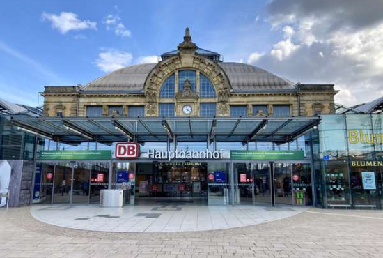 Halle Hans-Dietrich Genscher Platz, Ladenlokal, Gastronomie mieten oder kaufen