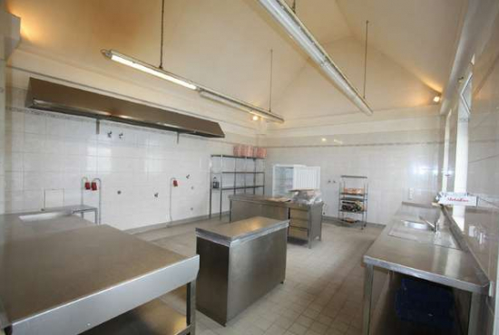 Röhrmoos-Sigmertshausen , Ladenlokal, Gastronomie mieten oder kaufen