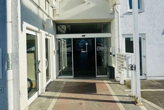 Bad Vibel Frankfurter Str., Ladenlokal, Gastronomie mieten oder kaufen
