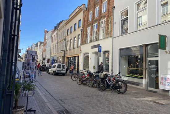 Lübeck Hüxstraße ., Ladenlokal, Gastronomie mieten oder kaufen