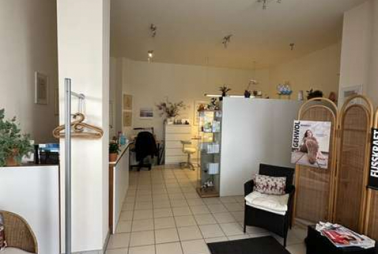 Wuppertal - Vohwinkel Gräfratherstrasse, Ladenlokal, Gastronomie mieten oder kaufen