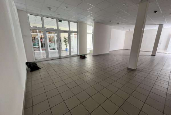 Falkensee Adlerstraße, Ladenlokal, Gastronomie mieten oder kaufen