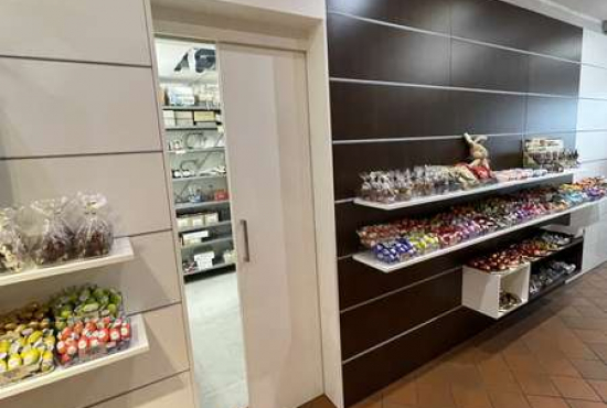 Neuss Neustraße, Ladenlokal, Gastronomie mieten oder kaufen