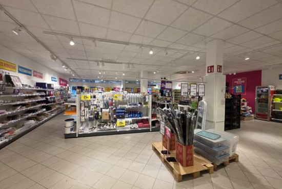 Langen Bahnstr., Ladenlokal, Gastronomie mieten oder kaufen
