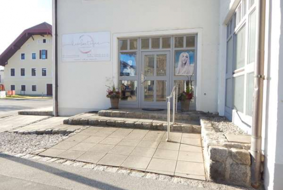 Freilassing Laufener Straße, Ladenlokal, Gastronomie mieten oder kaufen