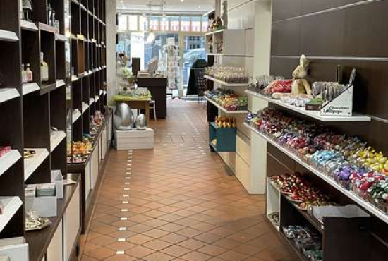 Neuss Neustraße, Ladenlokal, Gastronomie mieten oder kaufen