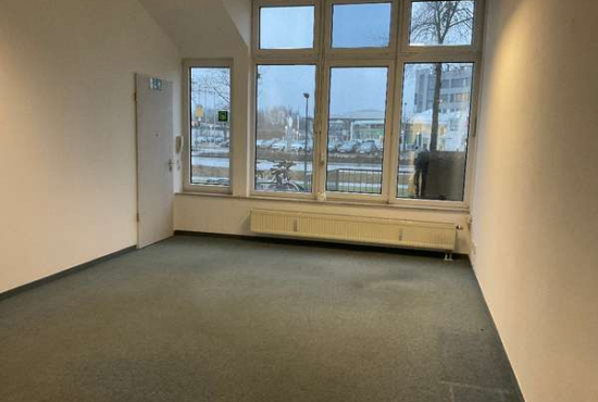 Dachau Wallbergstr., Ladenlokal, Gastronomie mieten oder kaufen