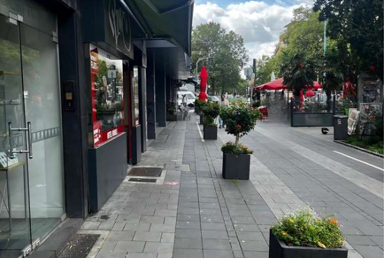Düsseldorf , Ladenlokal, Gastronomie mieten oder kaufen