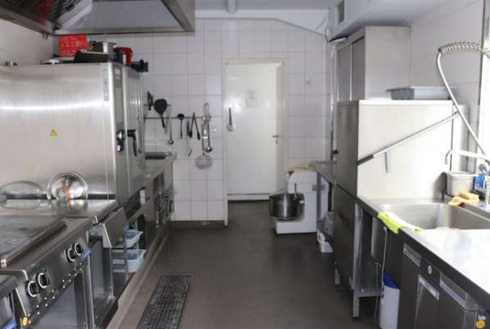 Neumünster , Ladenlokal, Gastronomie mieten oder kaufen