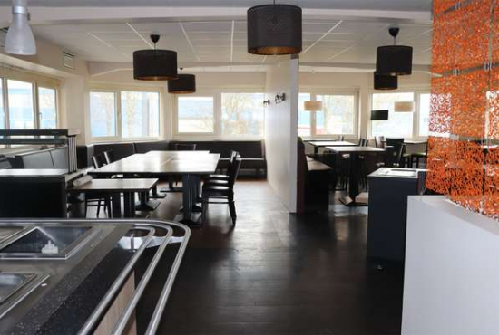 Neumünster , Ladenlokal, Gastronomie mieten oder kaufen