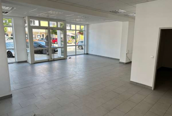 Wallersdorf Marktplatz, Ladenlokal, Gastronomie mieten oder kaufen