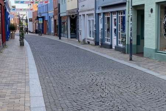 Husum Neustadt, Ladenlokal, Gastronomie mieten oder kaufen