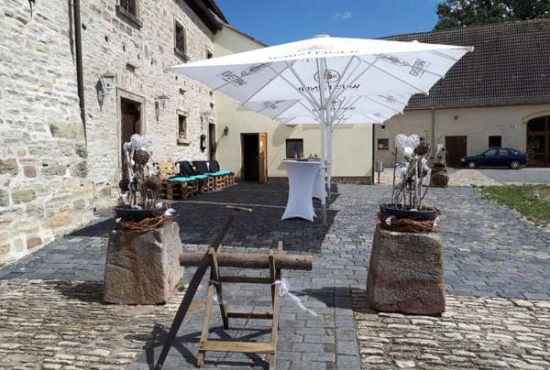 Mönchpfiffel Dorfplatz, Ladenlokal, Gastronomie mieten oder kaufen