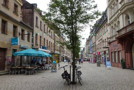 Fürth , Ladenlokal, Gastronomie mieten oder kaufen
