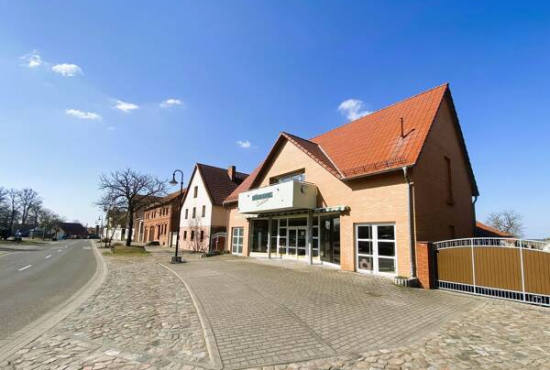 Flechtingen Lindenplatz, Ladenlokal, Gastronomie mieten oder kaufen