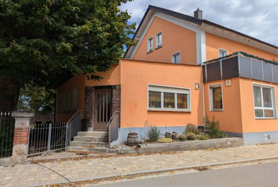 Pinzberg Bahnhofstraße, Ladenlokal, Gastronomie mieten oder kaufen