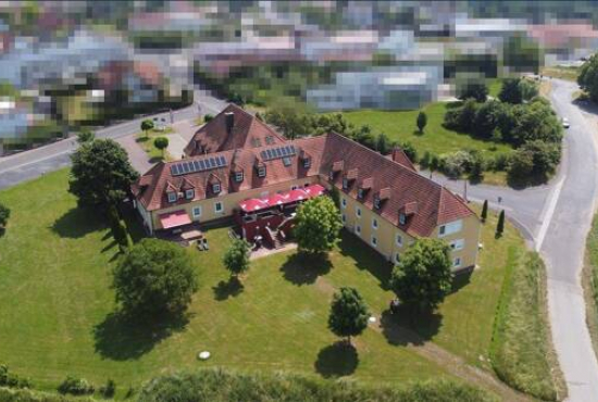 Oberthulba Zum weißen Kreuz, Ladenlokal, Gastronomie mieten oder kaufen Oberthulba Zum weißen Kreuz, Ladenlokal, Gastronomie mieten oder kaufen