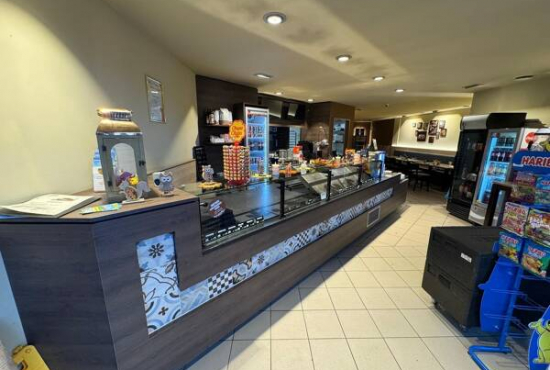 Erlangen , Ladenlokal, Gastronomie mieten oder kaufen