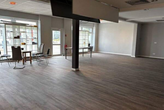 Pinneberg , Ladenlokal, Gastronomie mieten oder kaufen