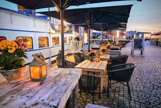 Husum , Ladenlokal, Gastronomie mieten oder kaufen