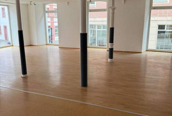 Ellwangen , Ladenlokal, Gastronomie mieten oder kaufen