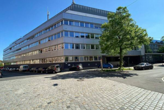 Nürnberg , Ladenlokal, Gastronomie mieten oder kaufen