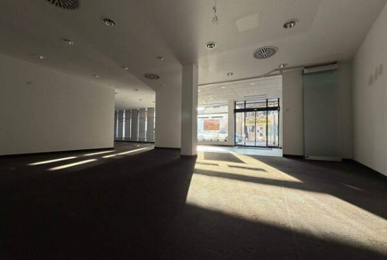 Zirndorf Hauptstraße, Ladenlokal, Gastronomie mieten oder kaufen