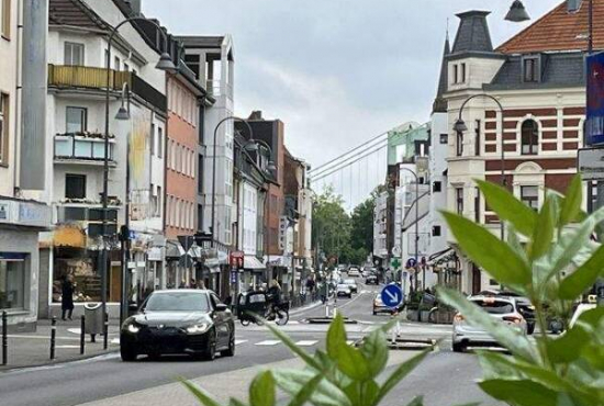 Köln / Rodenkirchen , Ladenlokal, Gastronomie mieten oder kaufen