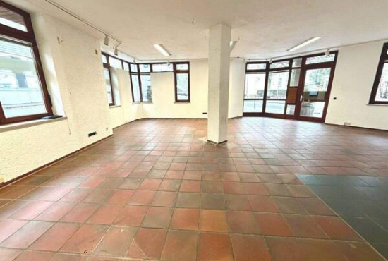 Göppingen , Ladenlokal, Gastronomie mieten oder kaufen