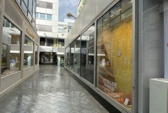 Düsseldorf , Ladenlokal, Gastronomie mieten oder kaufen