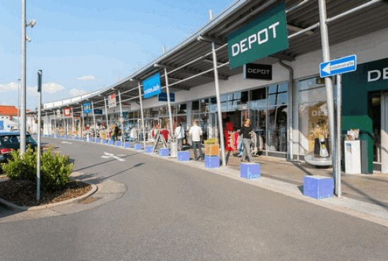 Einkaufszentrum, Typ Shopping-Center ✩ Flörsheim Kolonnaden in Flörsheim am Main