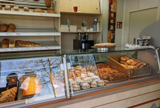 Kleinen Bäckerei-Verkaufscontainer mieten (inkl. Inventar)