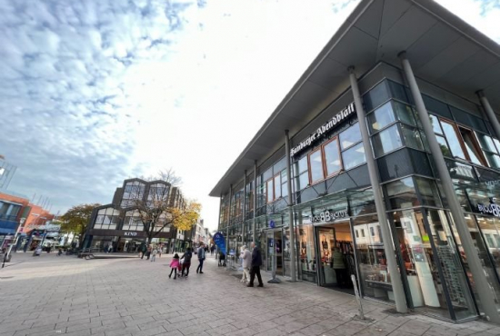 Pinneberg , Ladenlokal, Gastronomie mieten oder kaufen
